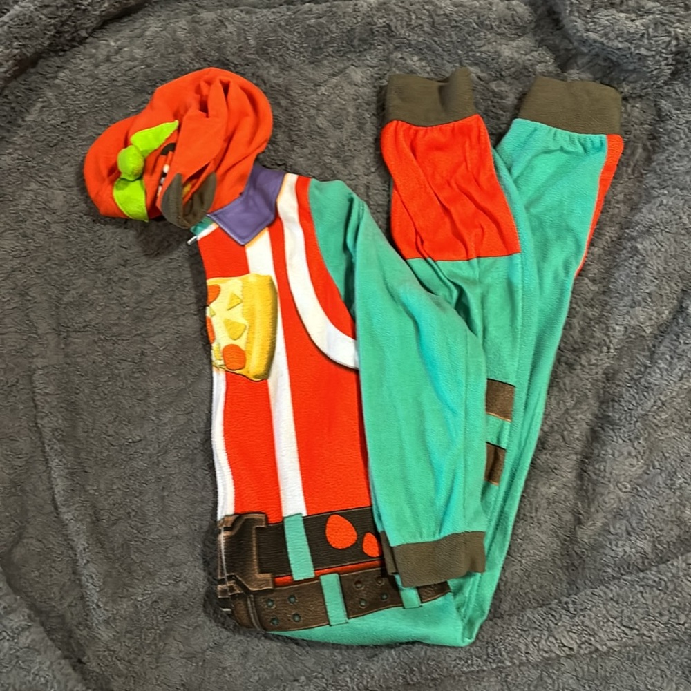 Fortnite Onsie - Picture 3 of 4